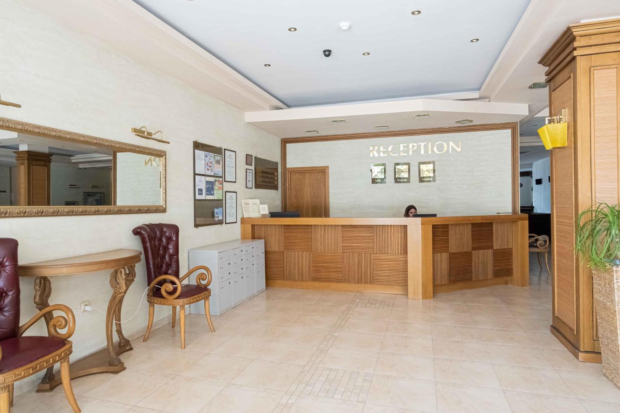 Първа Линия Хотел С Адрес К-С Реджина Маре Царево Tsarevo Exterior photo